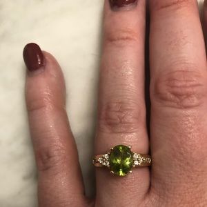 14kt  yellow Gold Peridot Ring